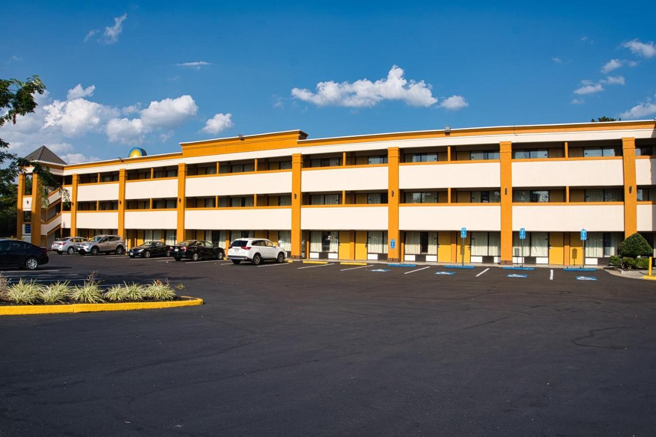Days Inn By Wyndham Westend Alexandria,Va Washington Dc Area Kültér fotó